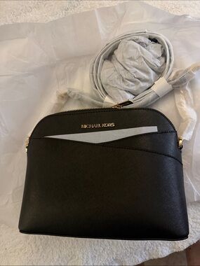 Michael Kors Black Dome Crossbody with Gold Hardware. NWT Beautiful bag.